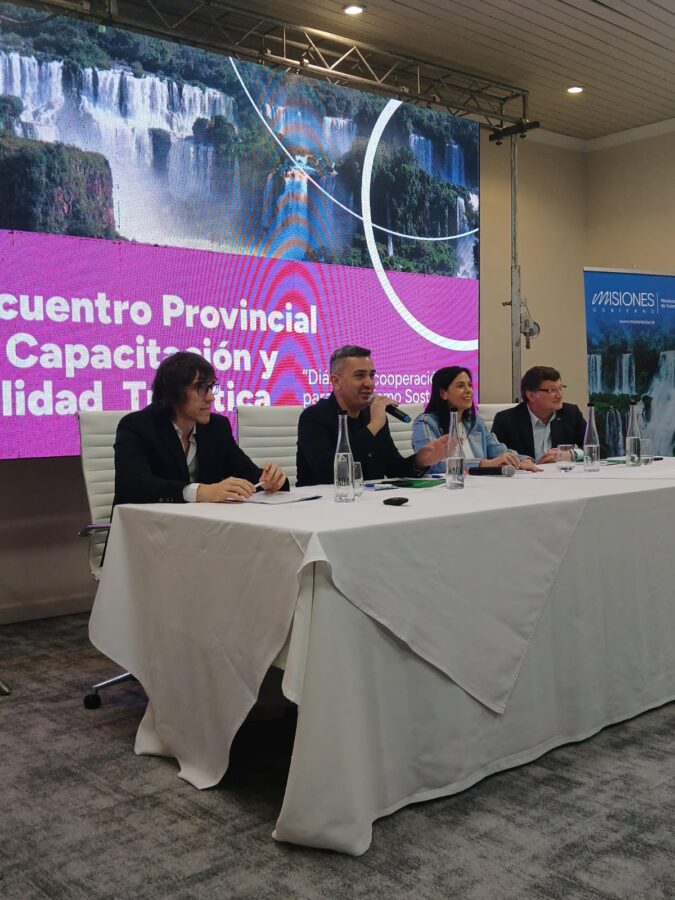Puerto Iguazú fue sede de una jornada provincial sobre calidad turística y sostenibilidad imagen-5